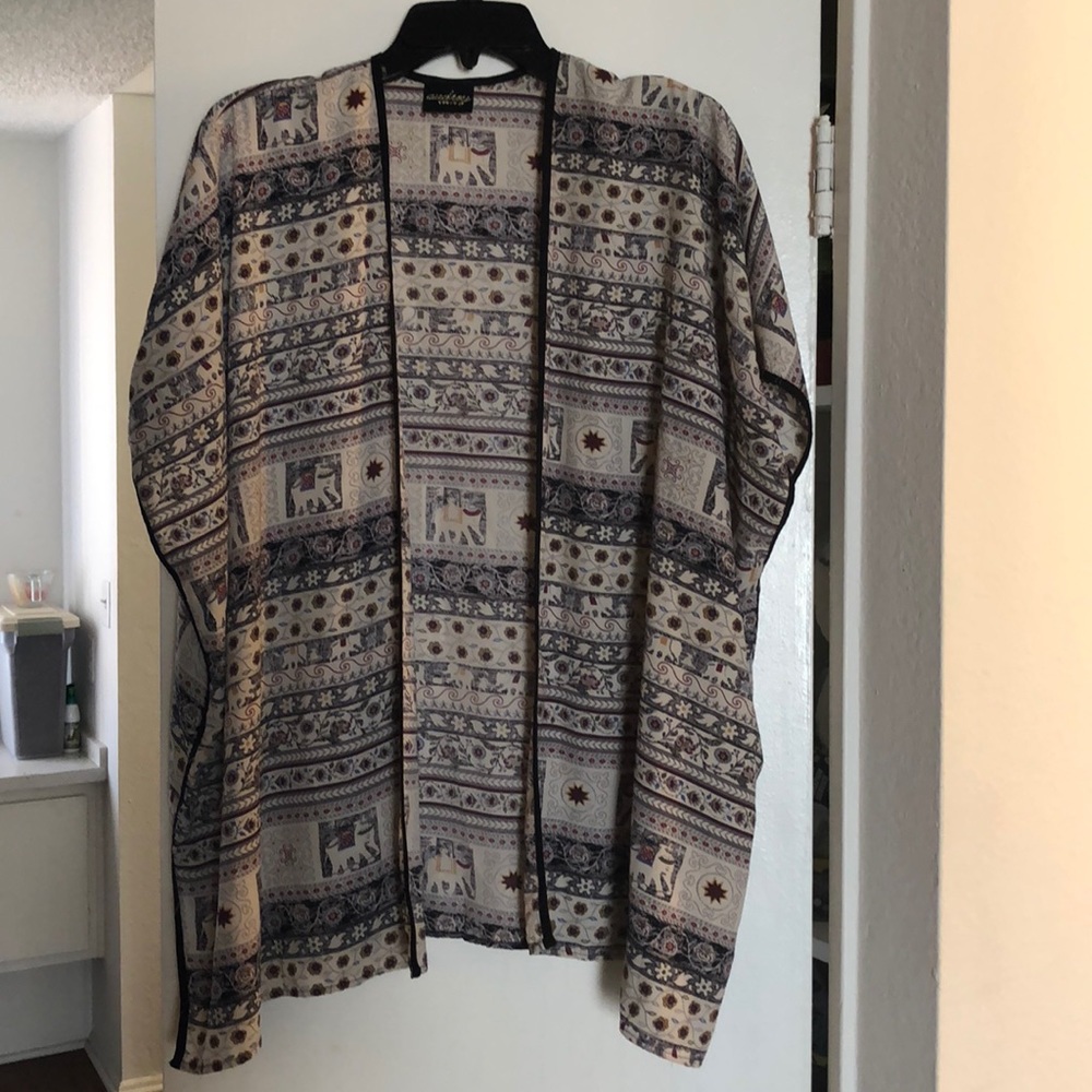 Multicolored elephant short kimono